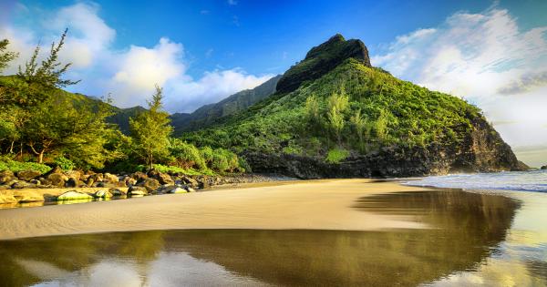 Discover the Tropical Island of Kauai With a Vacation Home - HomeToGo