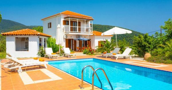 Ontdek de zeewereld vanuit een vakantiehuis in het gezellige Laganas - HomeToGo