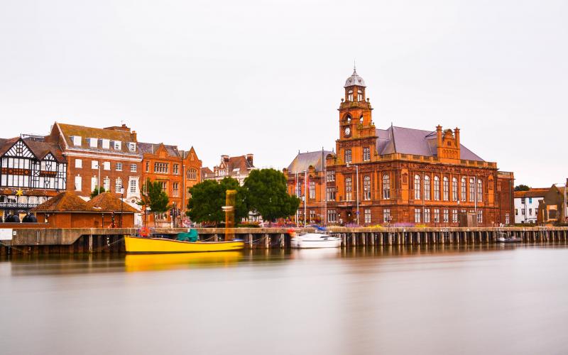 Holiday & Lettings in GorlestononSea from £28 HomeToGo