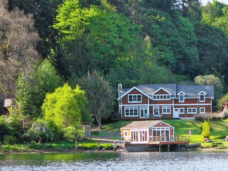 Poulsbo Vacation Rentals from 54 HomeToGo