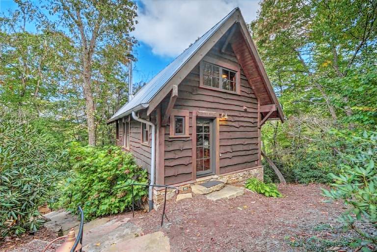 Black Mountain Vacation Rentals from 55 HomeToGo