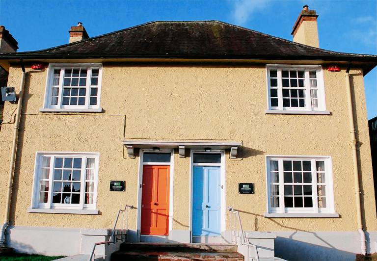 Find & holiday cottages in Cork from £19!