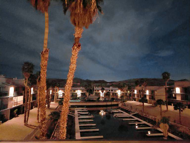Laughlin Vacation Rentals from 40 HomeToGo