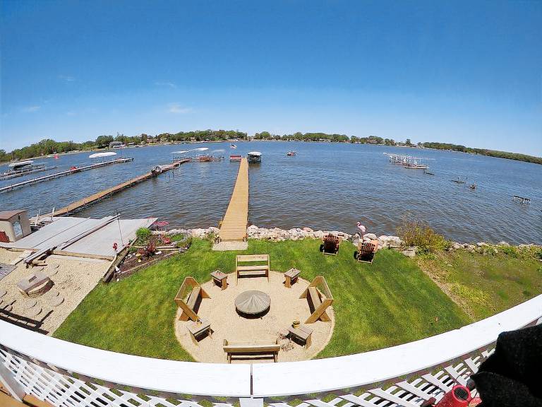 Clear Lake Vacation Rentals from 69 HomeToGo