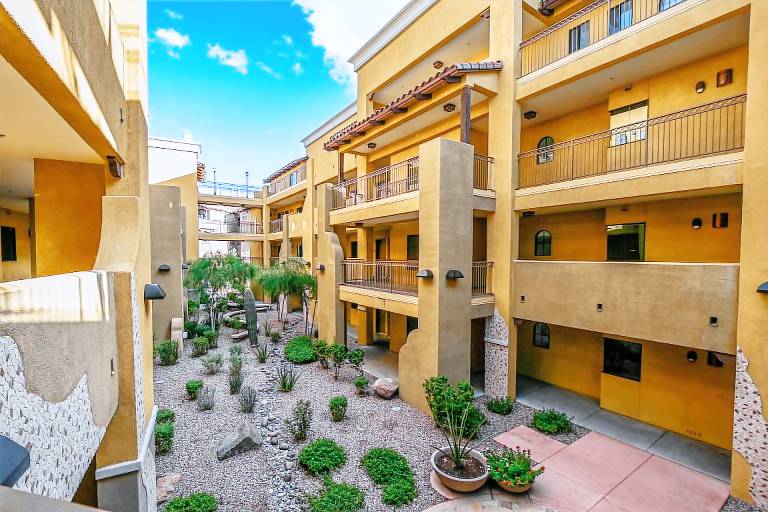 Sun City Vacation Rentals from 40 HomeToGo