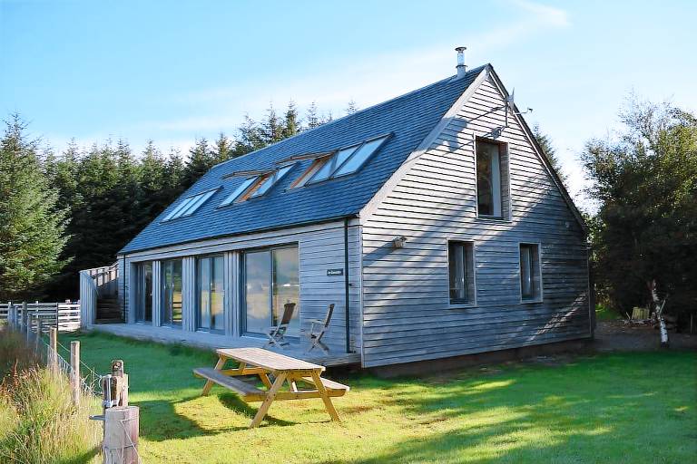 Enjoy Scotland's Remote Beauty With Glenelg Accommodation - HomeToGo