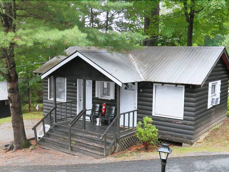 Lake Cabins & House Rentals from 80 HomeToGo