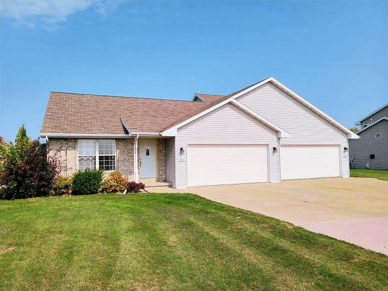 Green Bay Vacation Rentals from 41 HomeToGo