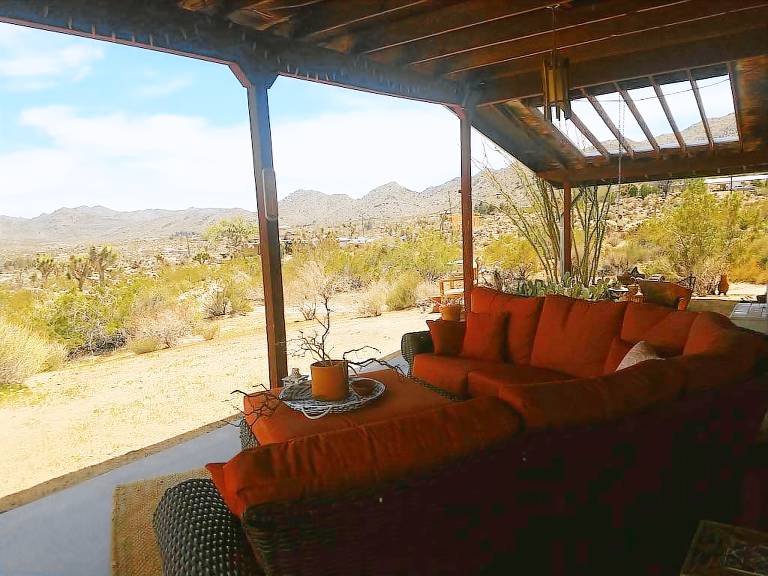 Joshua Tree Vacation Rentals & House Rentals from 58 HomeToGo