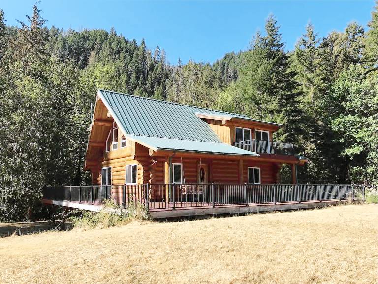 Calm lakes and cascading waterfalls with a Fall Creek vacation rental - HomeToGo