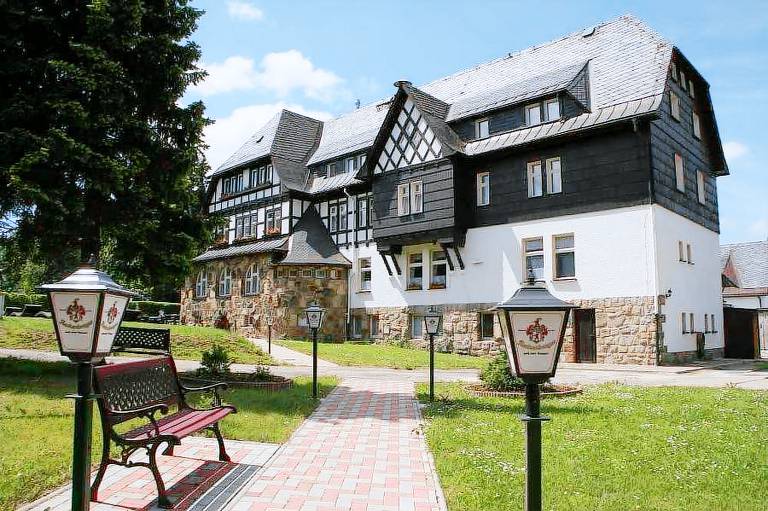 Deine Ferienwohnung Im Ruhigen Und Grünen Holzhau - HomeToGo