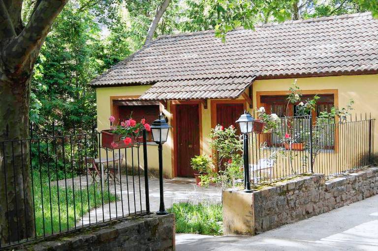 Casa de vacaciones en Castiello de Jaca, el pueblo de las cien reliquias - HomeToGo
