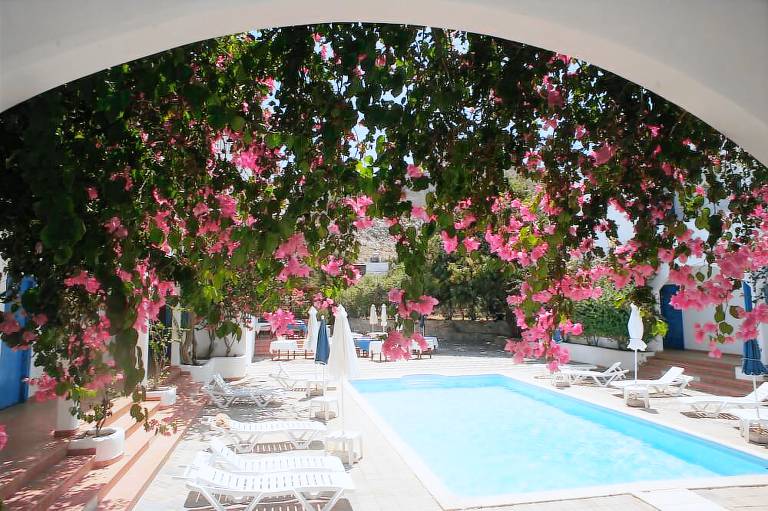 Case vacanza a Livadia, caratteristico villaggio nell'isola di Tilos - HomeToGo
