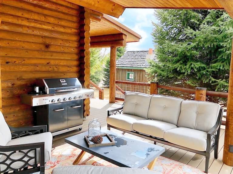 Scale majestic mountains, near your vacation home in Ennis, Montana - HomeToGo