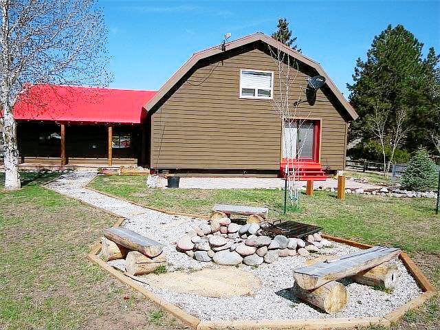 Lodging & Cabins in South Fork - HomeToGo
