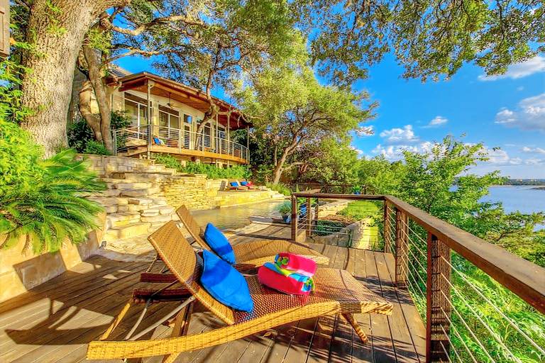 Explore beautiful Lake Travis with a Volente vacation home - HomeToGo