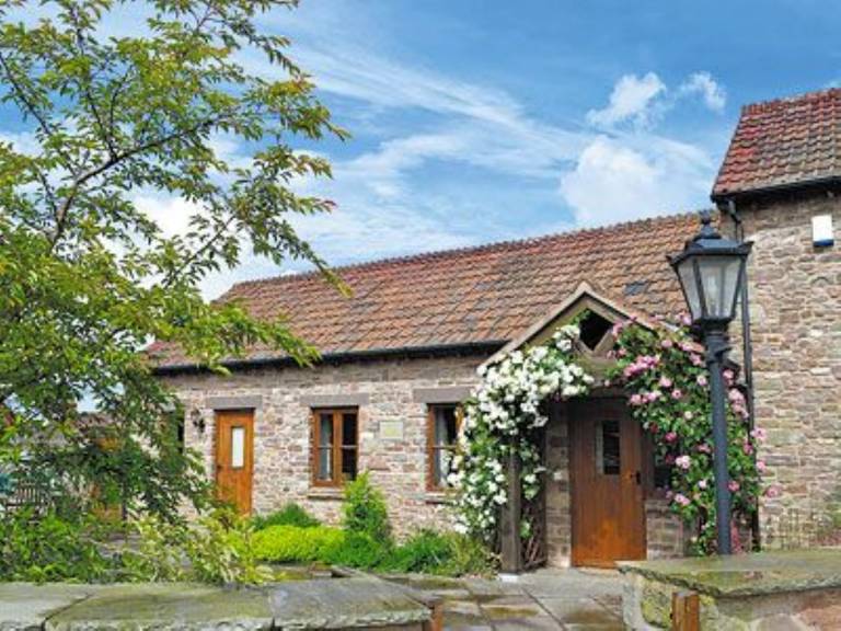 Explore the Forest of Dean holiday cottages in Lydney - HomeToGo