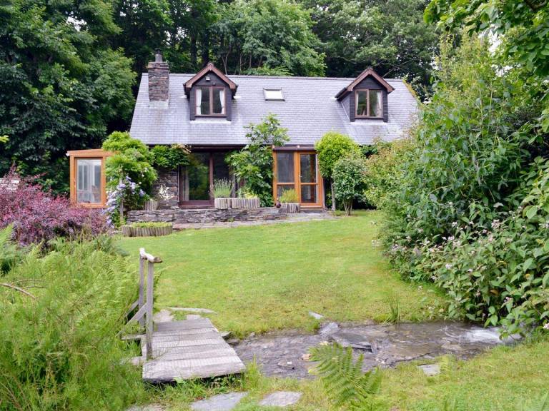 Wales Accommodation Book Self Catering And Bed And Breakfast Cottages 