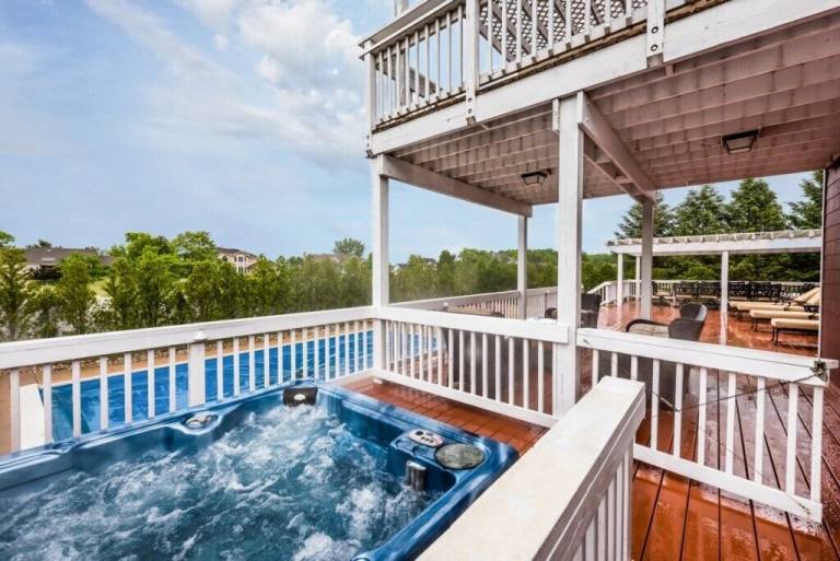 Enjoy Seaside Views With a Vacation Home in Grand Beach - HomeToGo