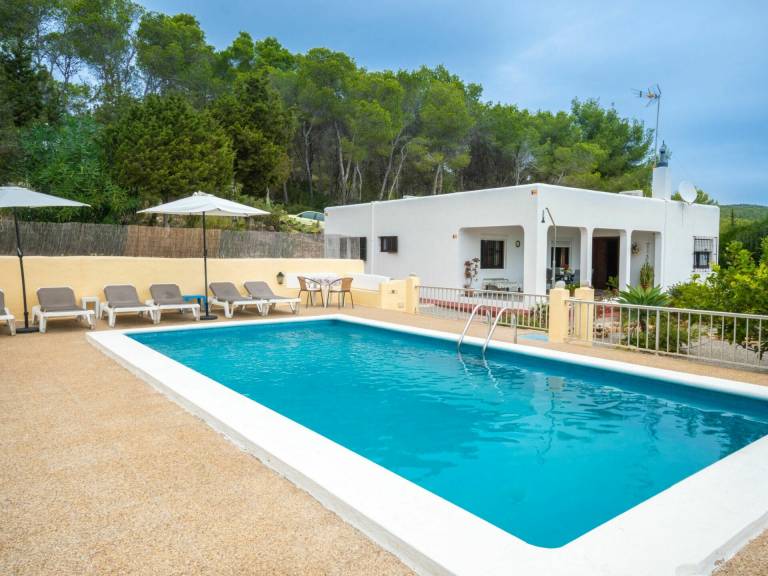 Spain Vacation Rentals & House Rentals from 28 HomeToGo