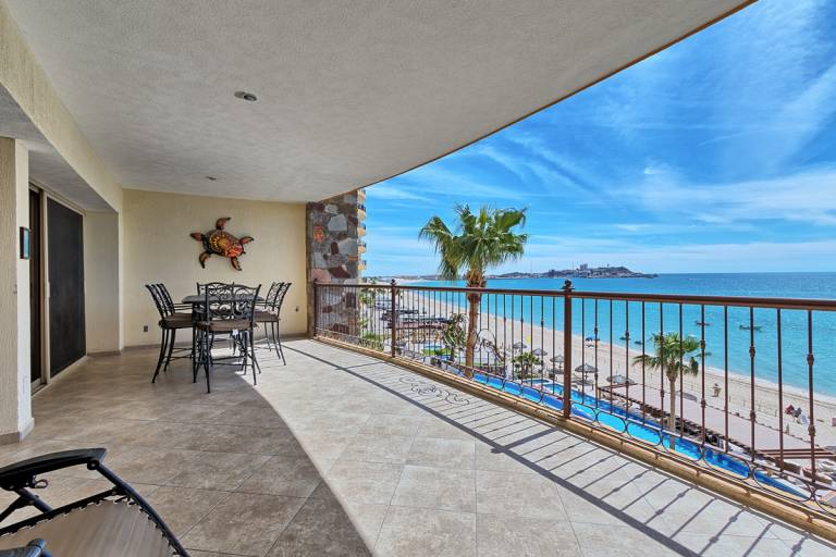 Puerto Peñasco Condos & House Rentals From $31 | HomeToGo