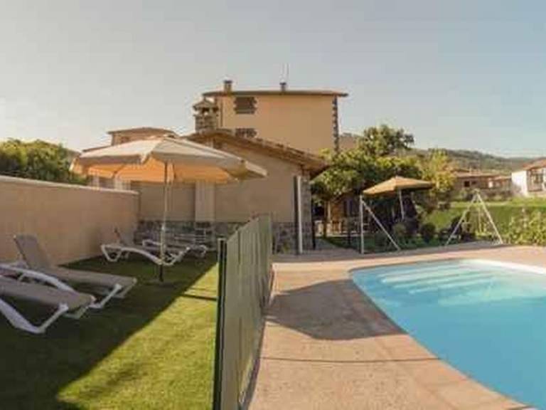 Casas rurales de arquitectura hurdana en Robledo - HomeToGo