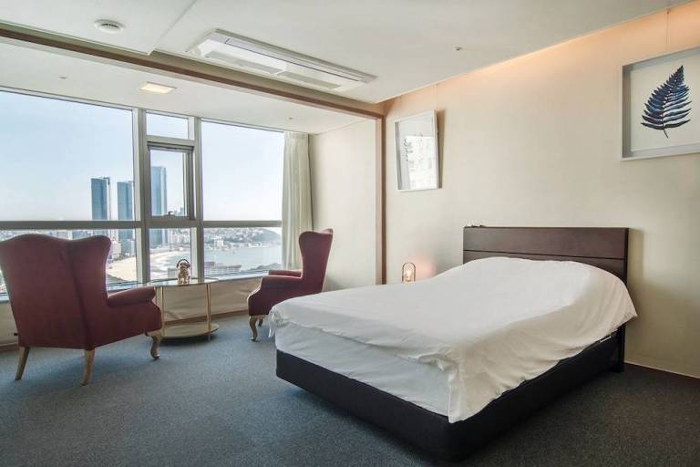 Busan Apartments - Book your Private Accommodation & Rooms