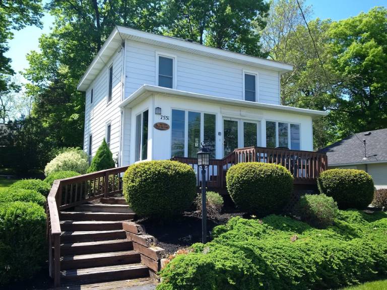 Sodus Point Vacation Rentals from 99 HomeToGo