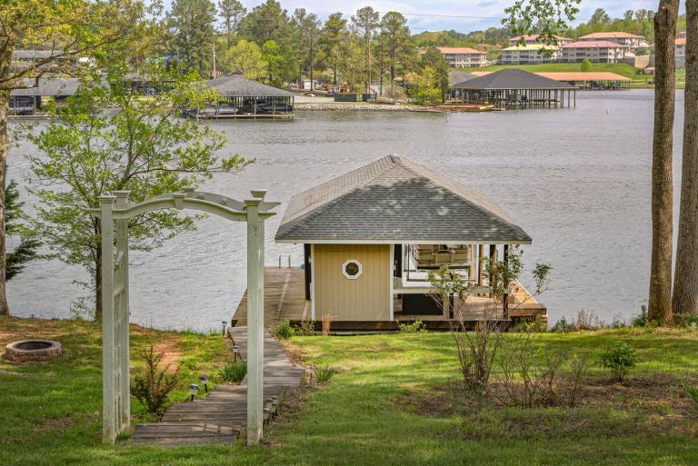 Smith Mountain Lake Cabins From $95 | HomeToGo