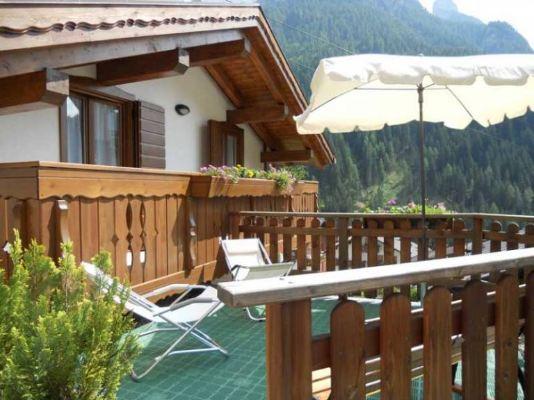 Casa vacanze ad Alleghe: tutta l'atmosfera delle Dolomiti - HomeToGo