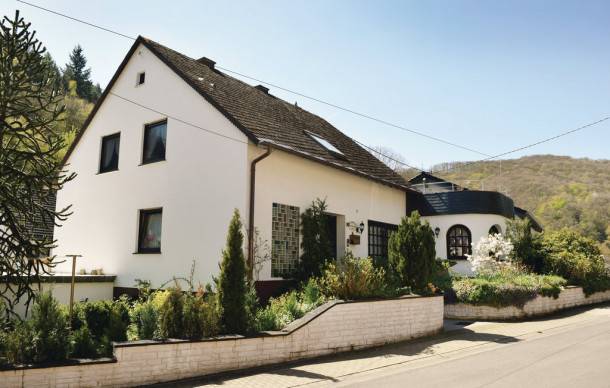 Ferien im Weindorf an der Mosel: Ferienwohnungen in Neumagen-Dhron - HomeToGo