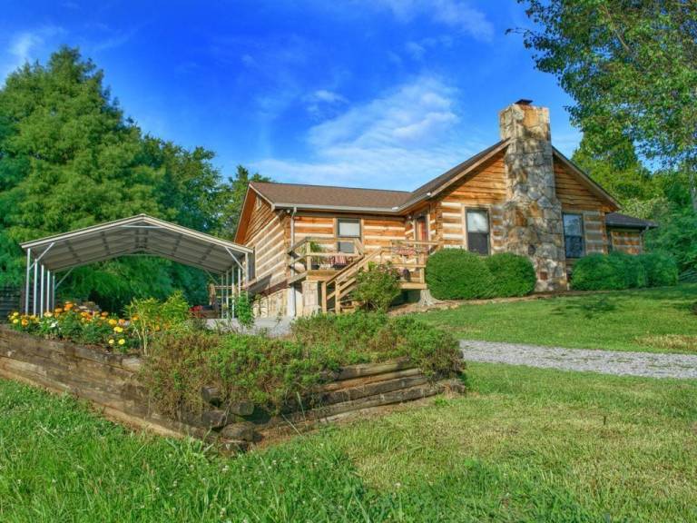 Knoxville Cabins & Vacation Rentals From $26 | HomeToGo