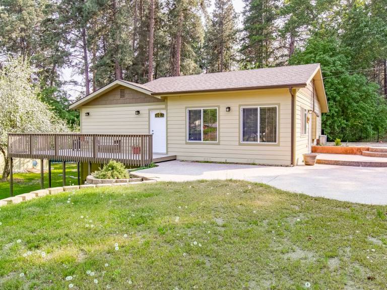 Flathead Lake Cabins & Vacation Rentals from 38 HomeToGo