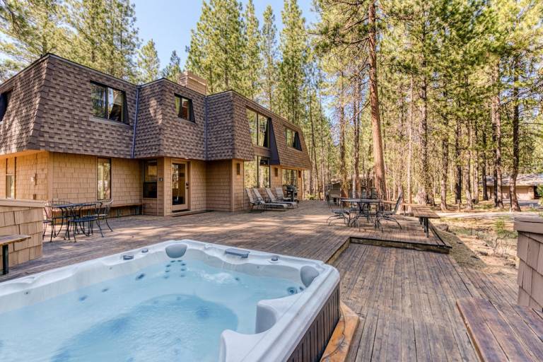 Camp Sherman Vacation Rentals from 179 HomeToGo