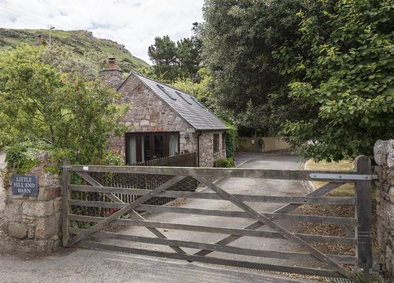 Explore the Gower Peninsula with a Llangennith Holiday Rental - HomeToGo