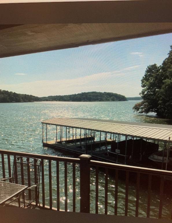 Lake Hamilton Vacation Rentals from 68 HomeToGo