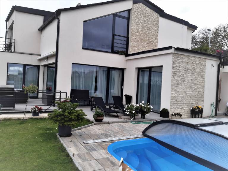 Vakantiehuis in Centraal-Bohemen, in de natuur of de hoofdstad Praag - HomeToGo