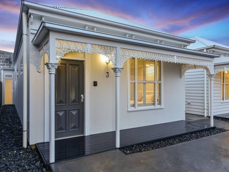 Holiday Houses & in Mount Gambier from 81 HomeToGo