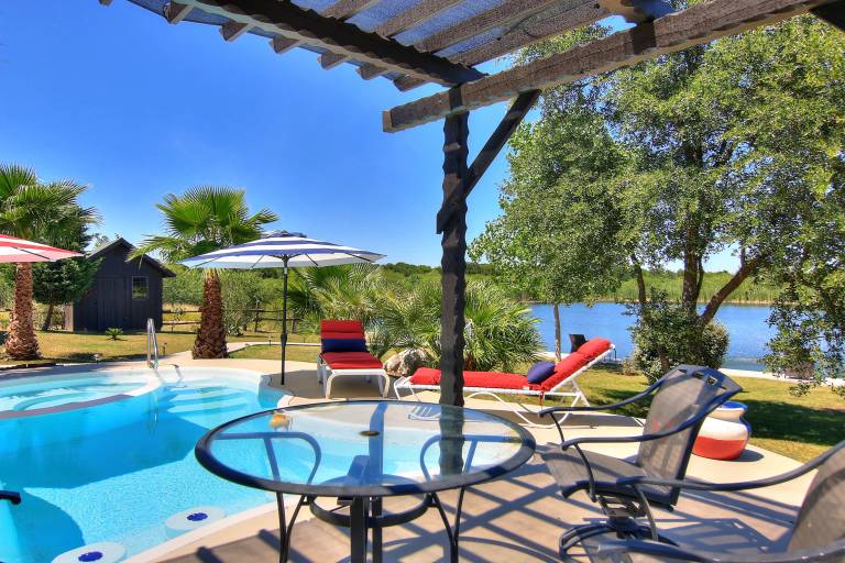 New Braunfels Vacation Rentals & House Rentals from 75 HomeToGo