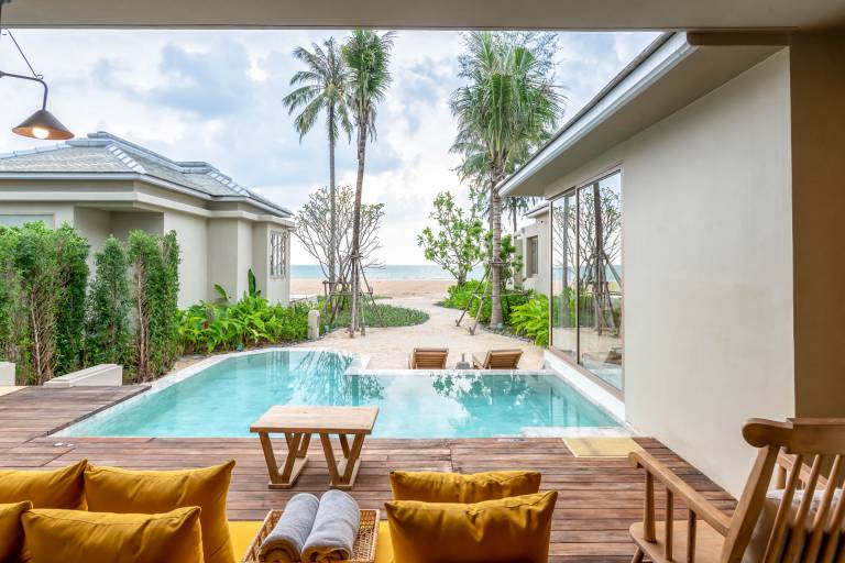 Thailand Condos & House Rentals From $16 | HomeToGo