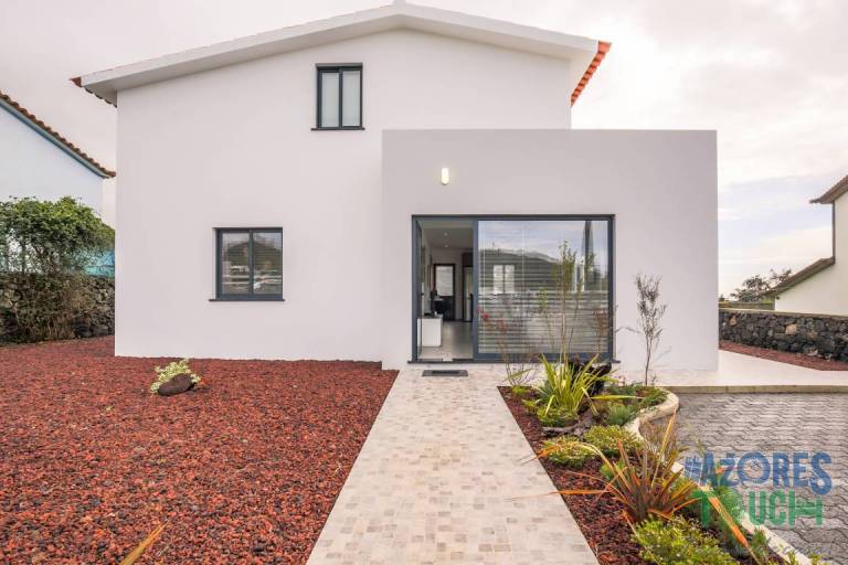 Azores Vacation Rentals from 37 HomeToGo