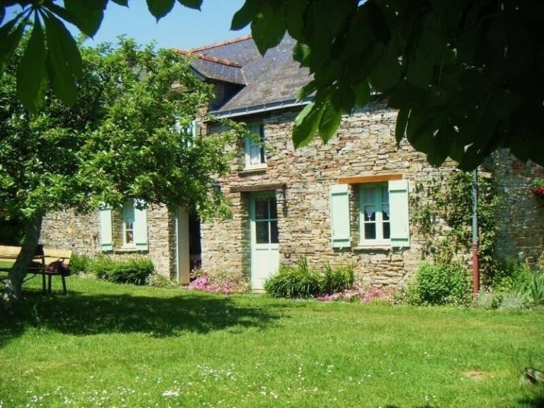 757,251 holiday cottages & lettings in France from £24