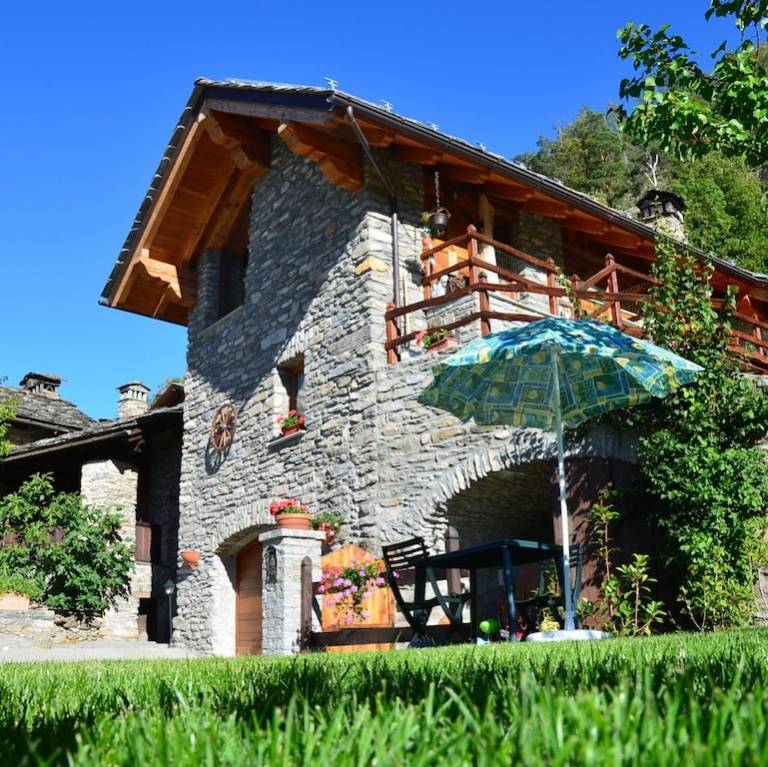 Case Vacanza E Agriturismo Valle D'Aosta - HomeToGo