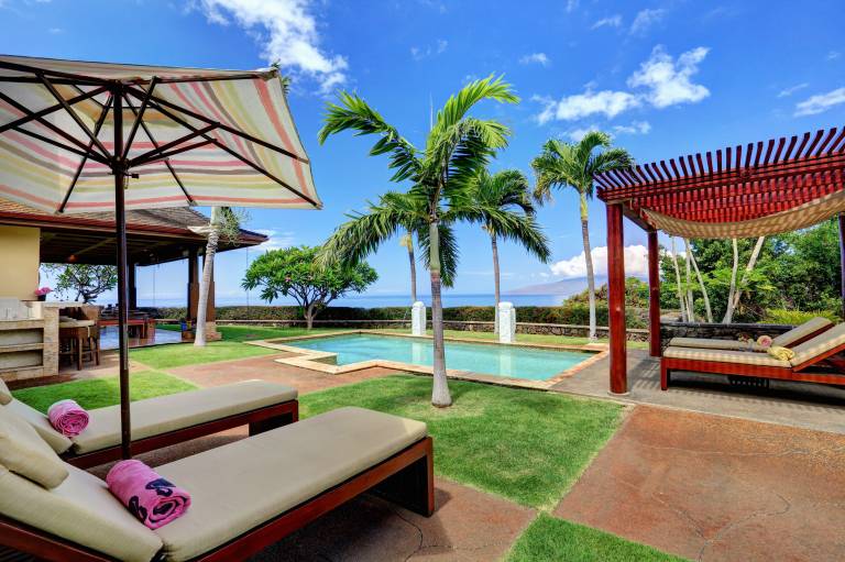 Maui Vacation Rentals & Condos from 126 HomeToGo