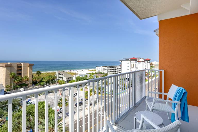 Madeira Beach Condos & Vacation Rentals from $70 | HomeToGo