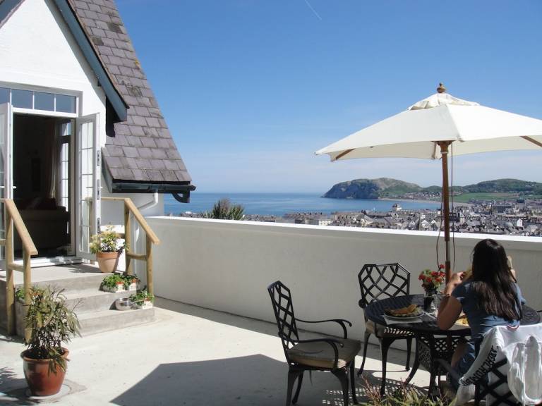 DogFriendly in Llandudno Top Offers HomeToGo