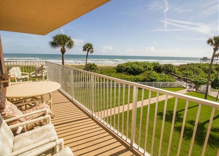 Cocoa Beach Condos & Vacation Rentals from $106 | HomeToGo