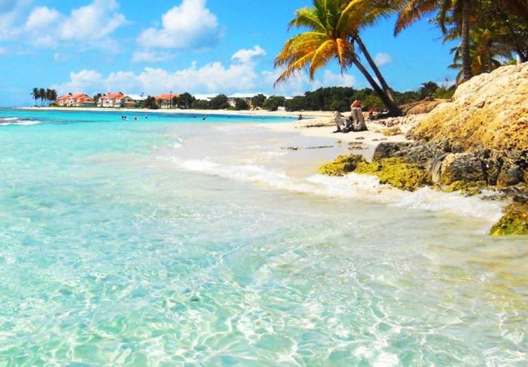 Guadeloupe Vacation Rentals from £34 HomeToGo