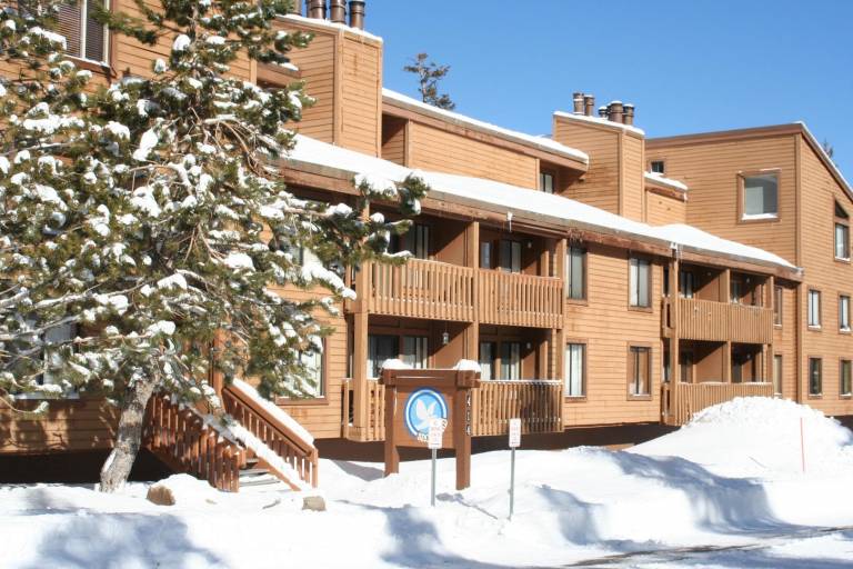 Mammoth Lakes Cabins & Condos from 142 HomeToGo
