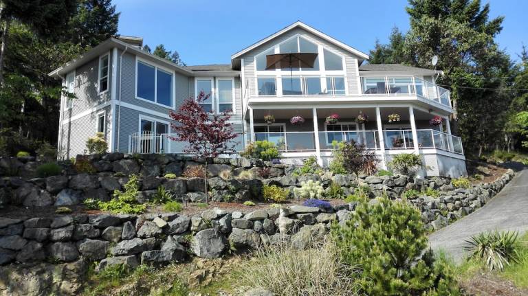 Gabriola Island Vacation Rentals From $53 | HomeToGo